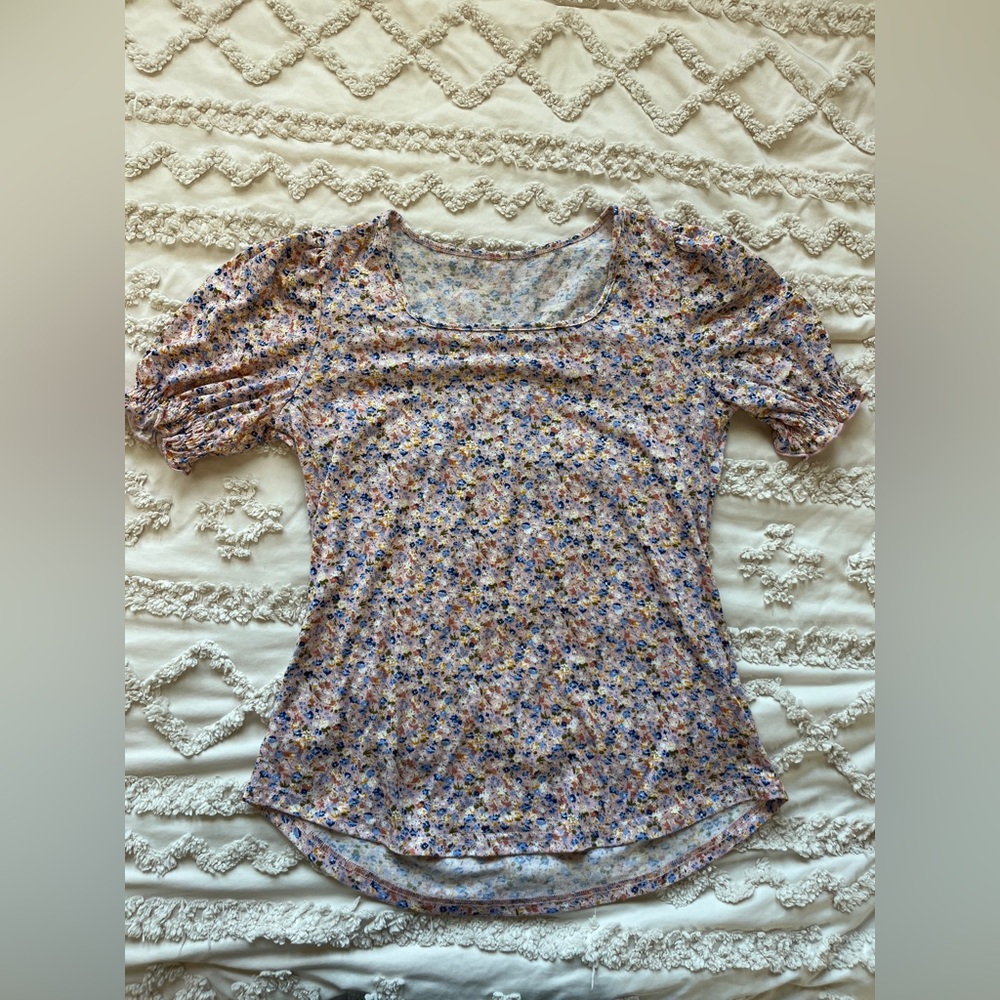 Elegant Floral Print Blouse with Puff Sleeves